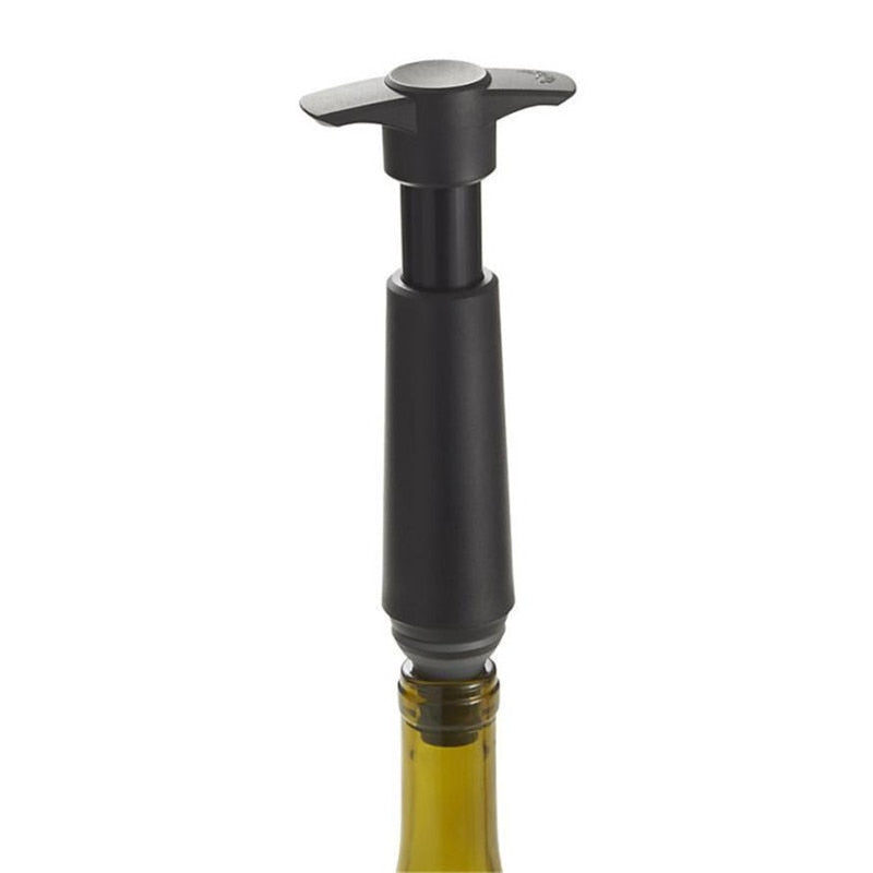 Wine bottle vacuum sealer